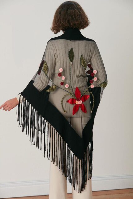 شال ملكي مخدوم بالقطيفة الحرة